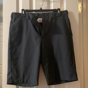 Vanheusen Golf Short Size 33 Waist